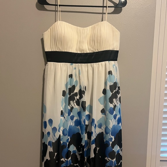 Pretty above knee dress - Picture 2 of 5